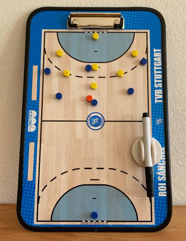 Notizklammer oben am Spielbrett, silbern und schwarz
