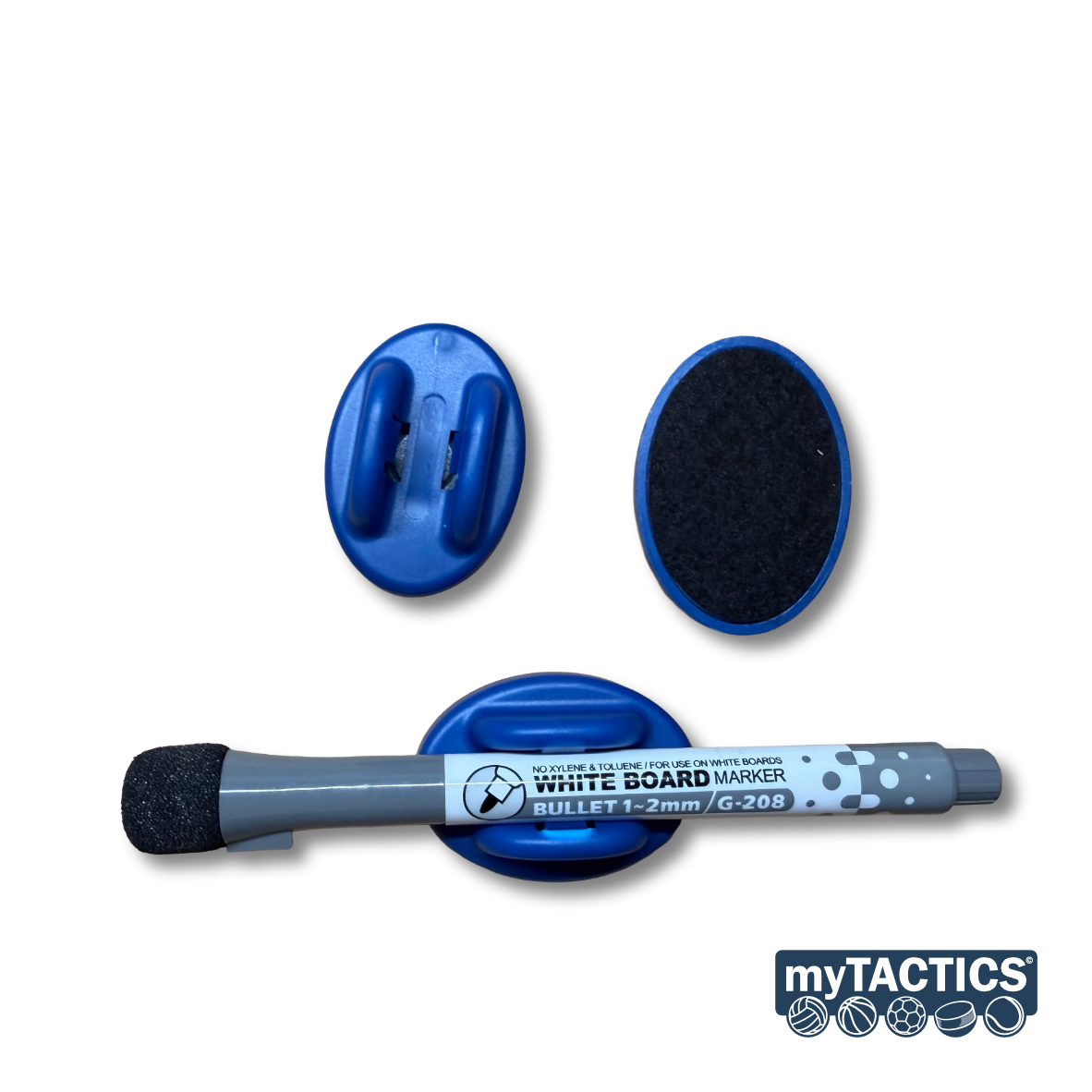 Whiteboard marker with cleaning sponge