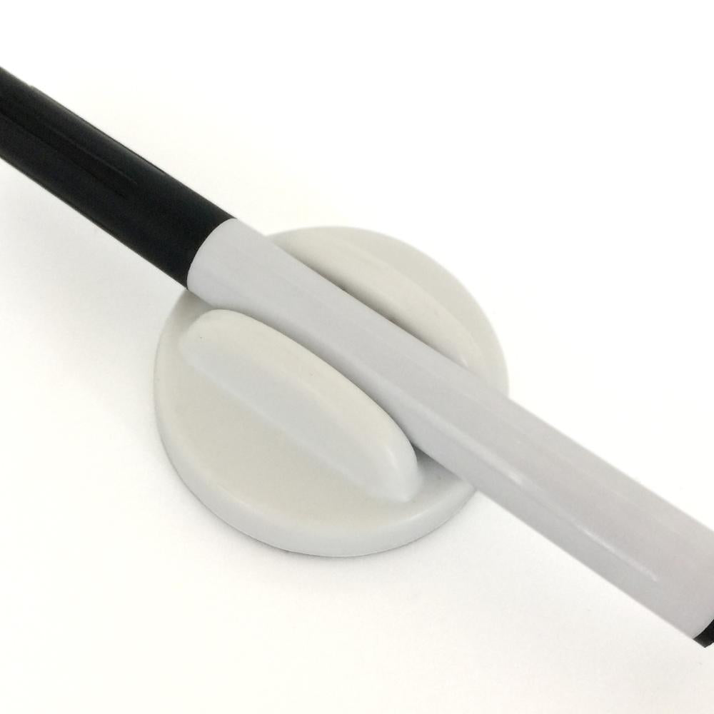 Whiteboard marker with cleaning sponge