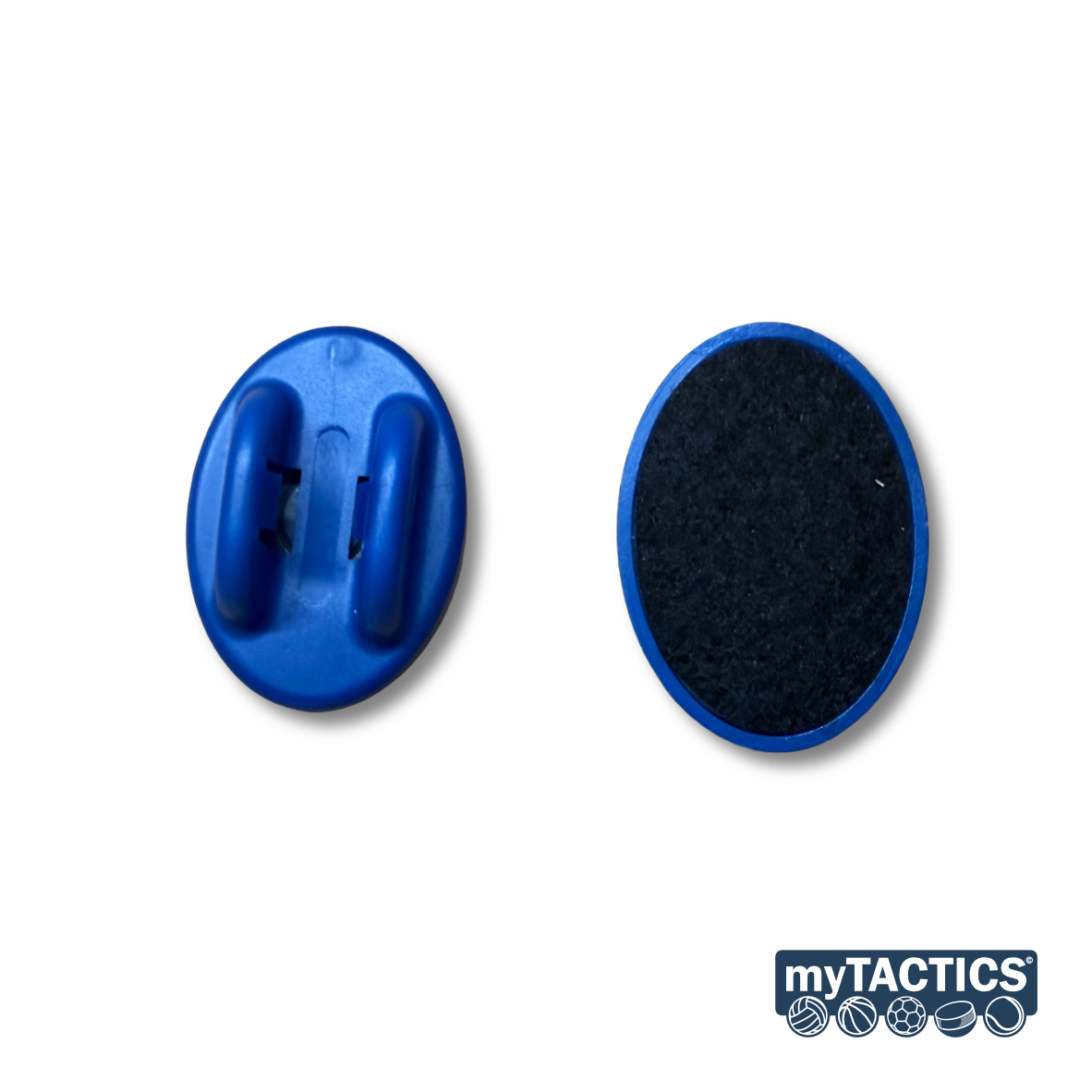 Whiteboard marker with cleaning sponge